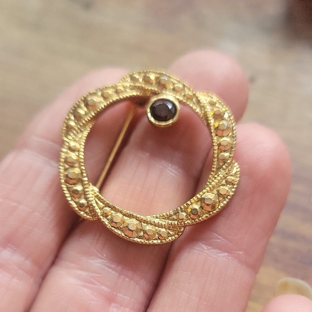 Dainty Gold Tone Brooch with Black Accent Stone
